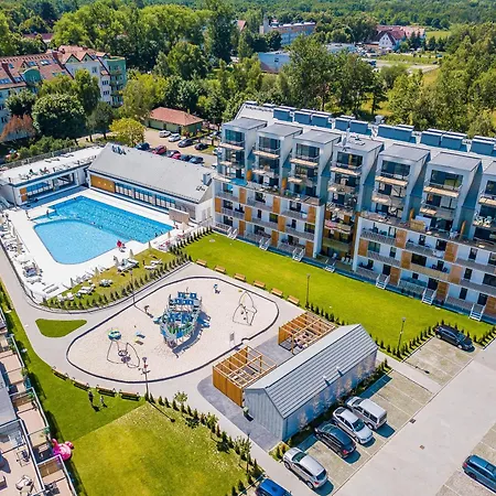 Waterline Kolobrzeg, Baseny I Strefa Rekreacyjna, Osiedle Feniks *